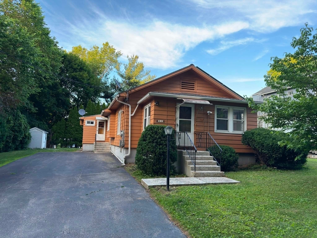 31 Colby Ave in Worcester