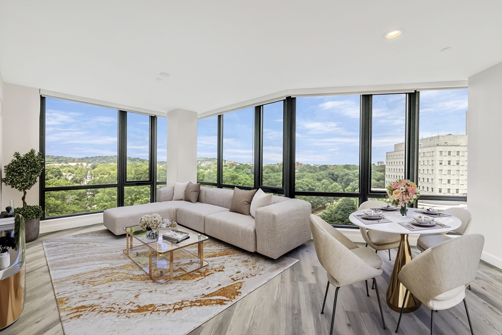 80-82 Fenwood Rd #913 in Boston