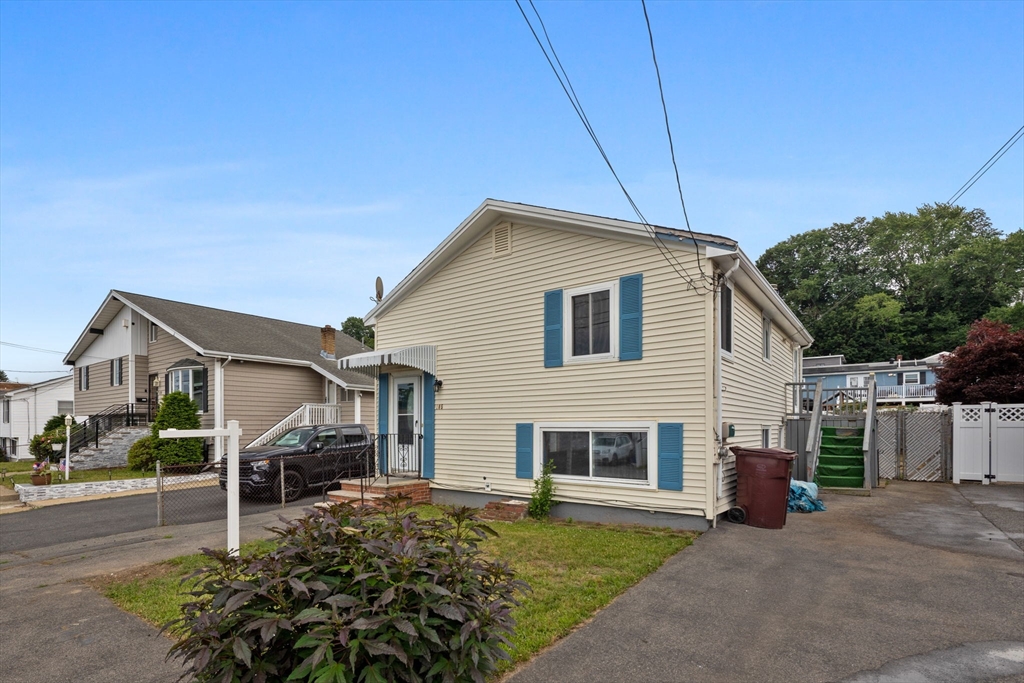 105 Oakwood Ave in Revere