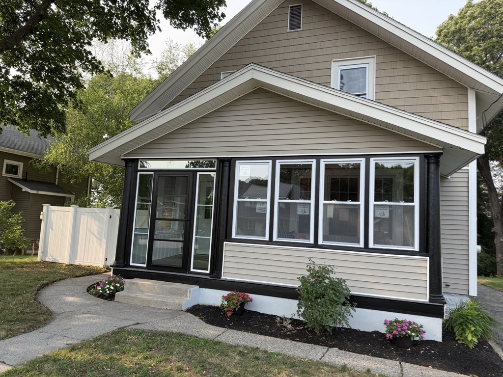 47 Ideal Rd in Worcester
