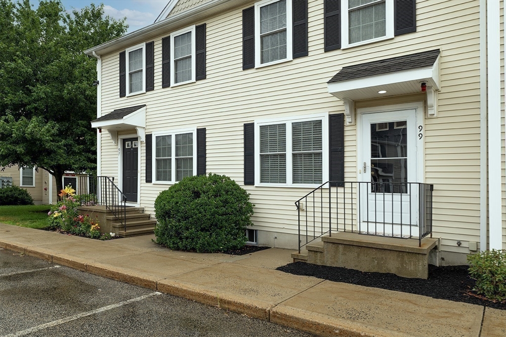 99 Boxberry Ln #99 in Rockland