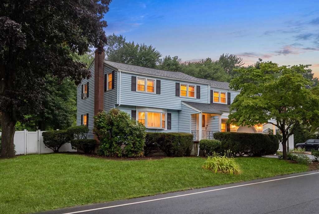 10 Locust Street in Burlington
