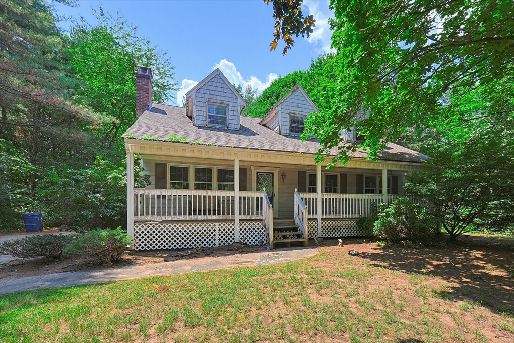 47 Sleepy Hollow Ln in Wrentham