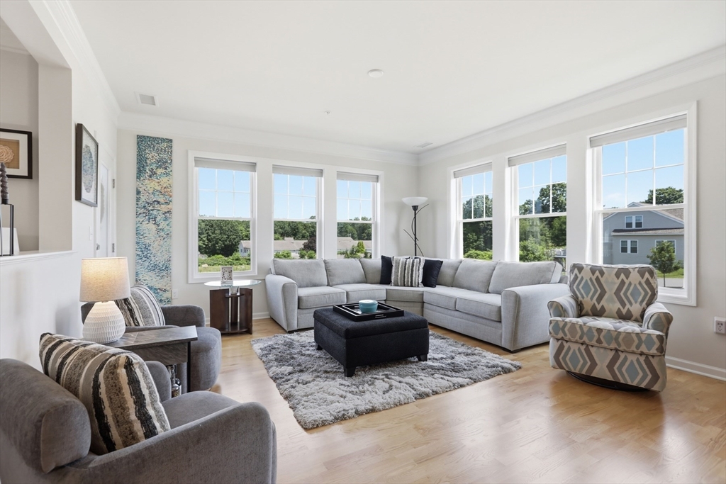 6 Overlook Dr #204 in Andover