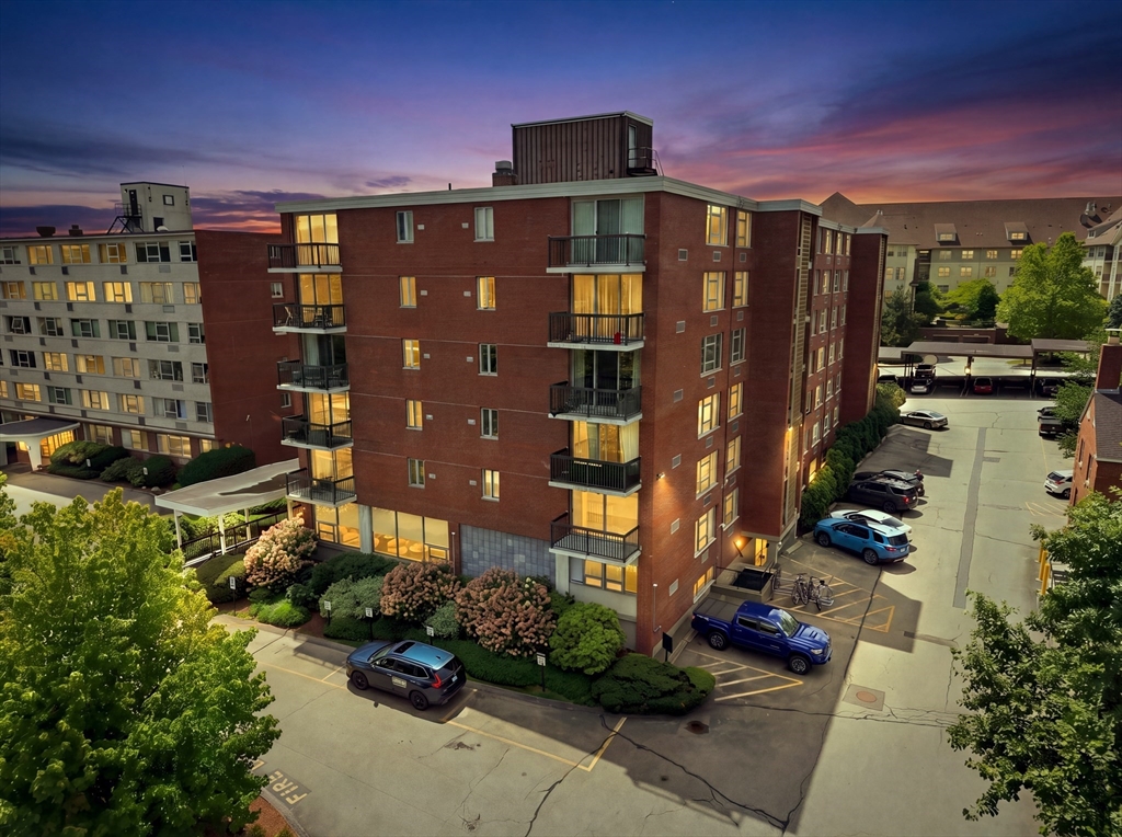 20 Hammond Pond Pkwy #208 in Chestnut Hill