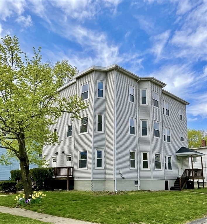 218-220 Whitman Ave in Abington