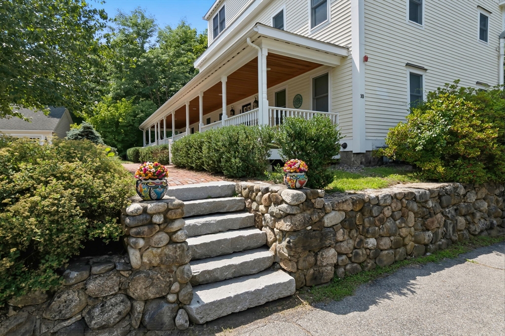 10 Friend Ct #3 in Wenham