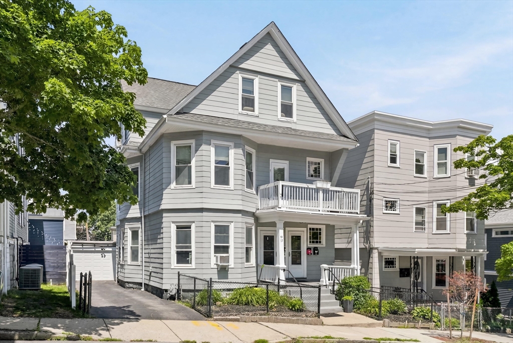 17 Dow St in Somerville