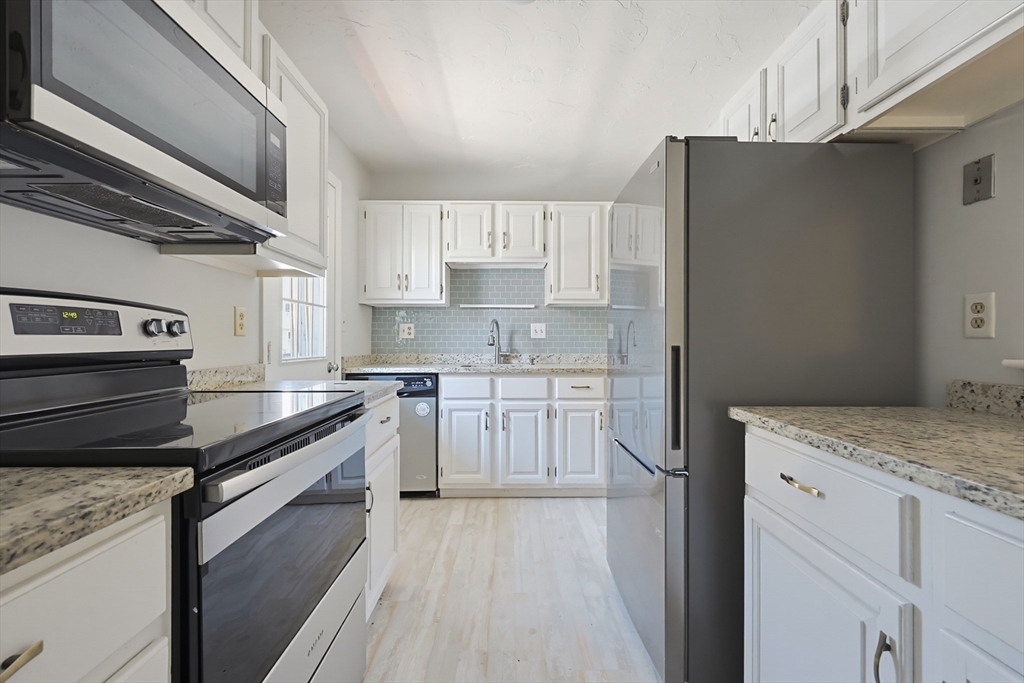 425 Main Street #9D in Hudson