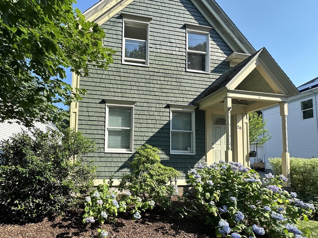 28 Cherry St in Plymouth