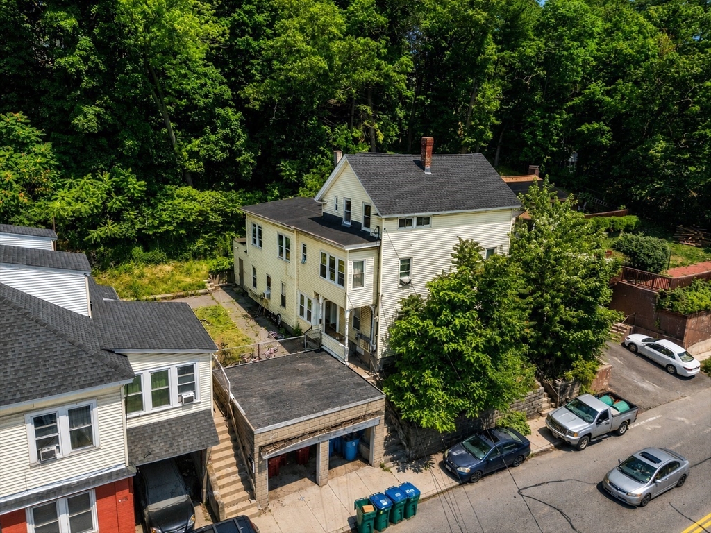 316 Rogers St in Lowell