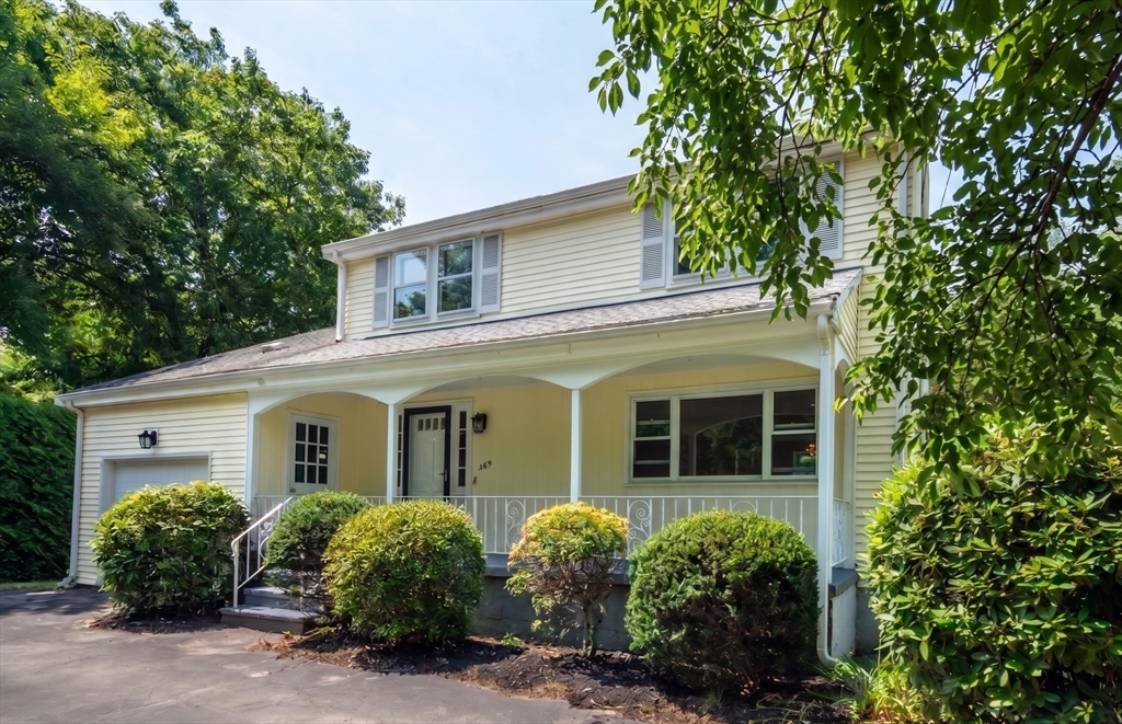 369 Dedham Ave in Needham