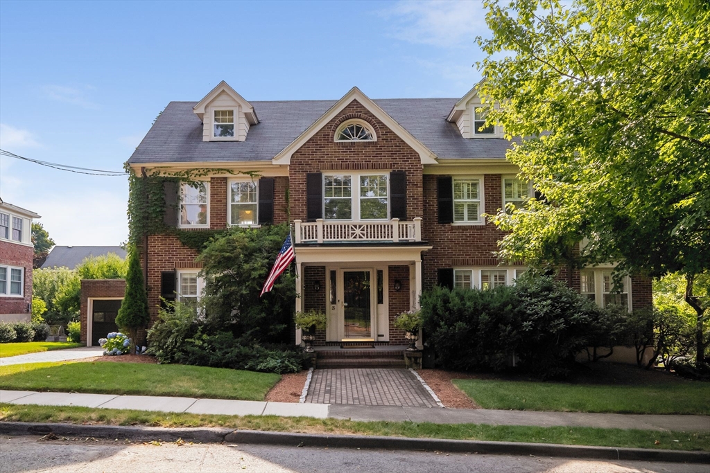 3 Essex Rd in Belmont