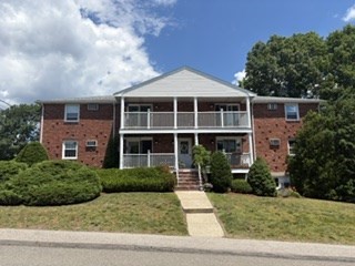 10 Zabriskie Dr #E in Newburyport