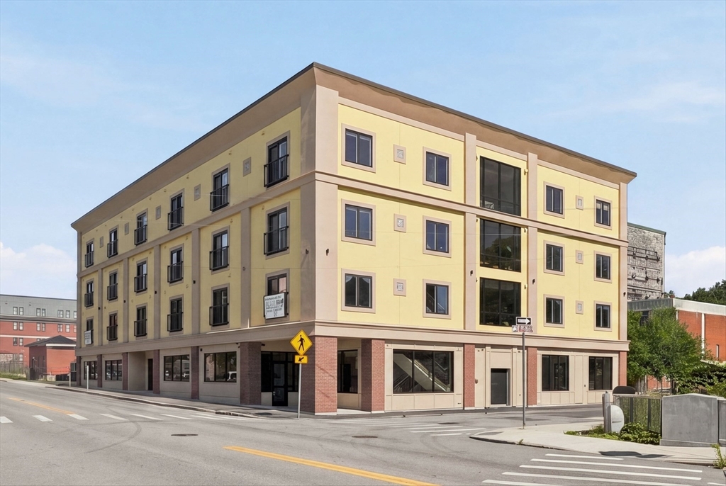 408 Suffolk St in Lowell