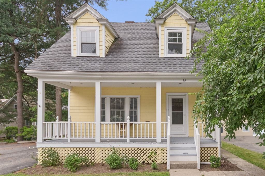 15 Woodbine Ter in Auburndale