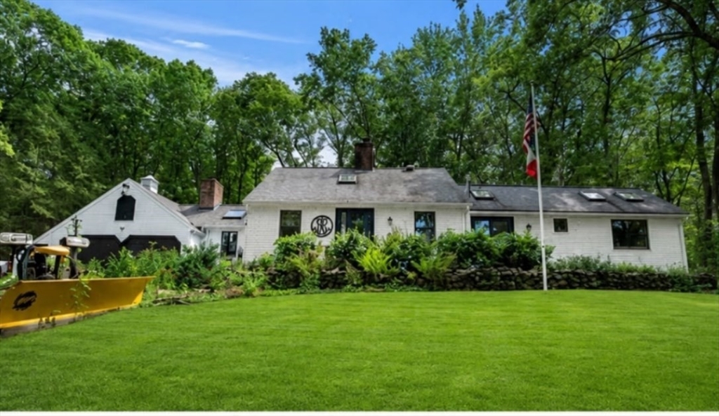 536 Ipswich Rd in Boxford