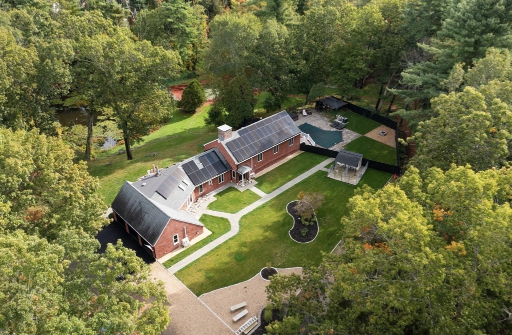105 Georgetown Rd in Boxford