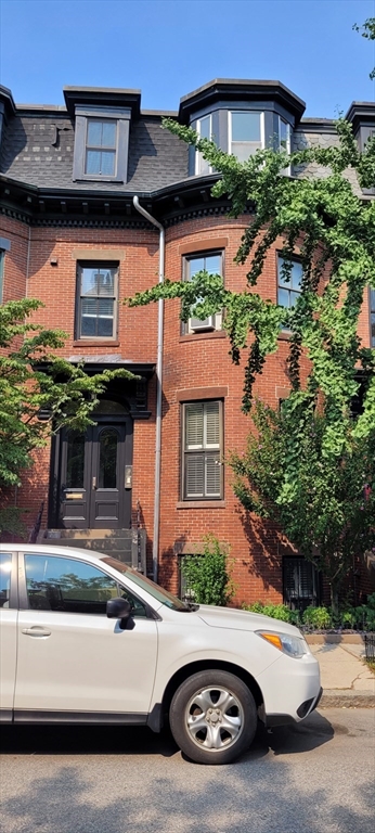 96 E Brookline St #3 in Boston