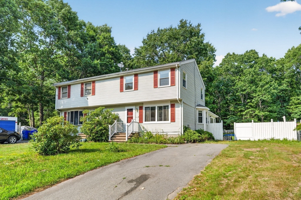 17 Pine Knoll Ln #B in Taunton