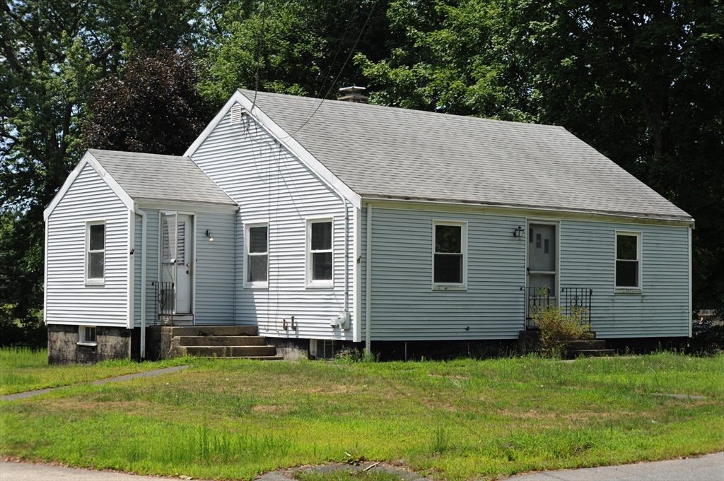 28 Pleasant St in Hanson