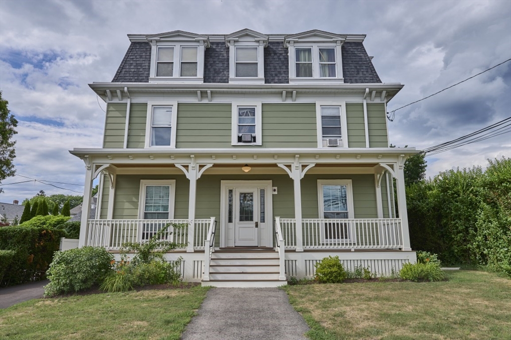 408-410 Crescent St in Waltham
