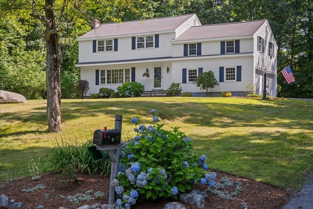 11 Hickory Rd in Southborough