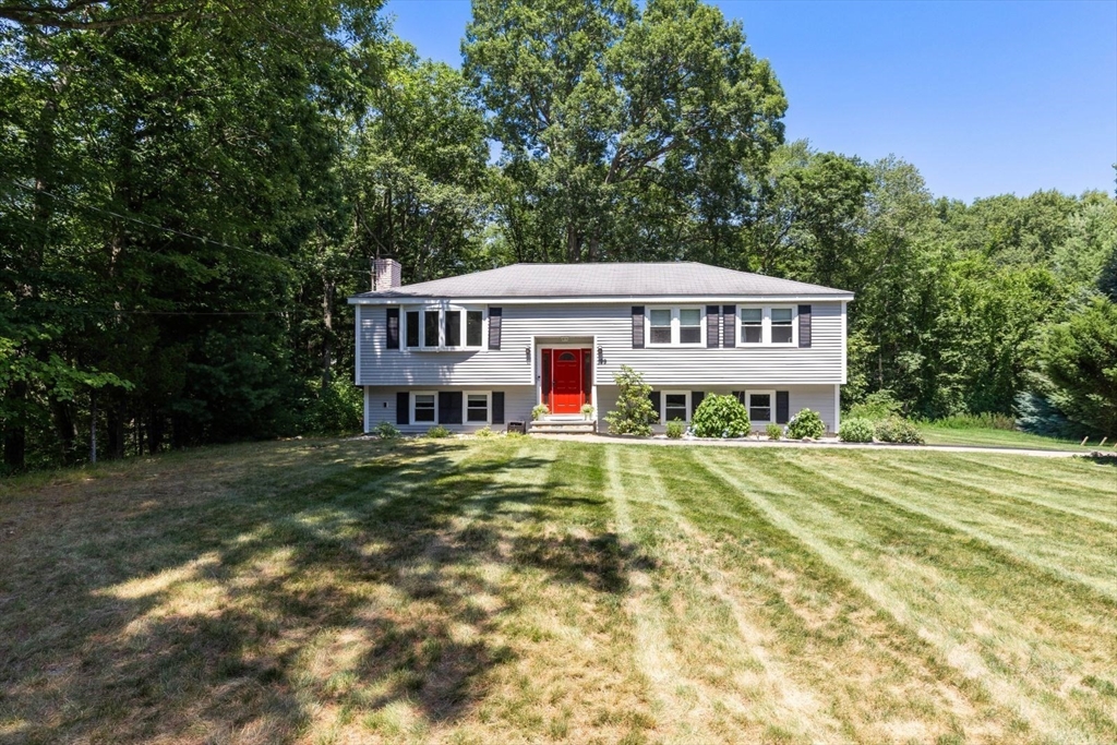 199 Ash St in Hopkinton