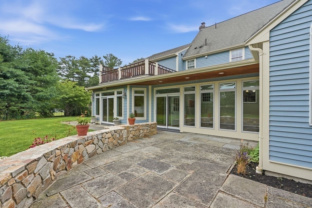7 Rising Sun Ln in West Bridgewater