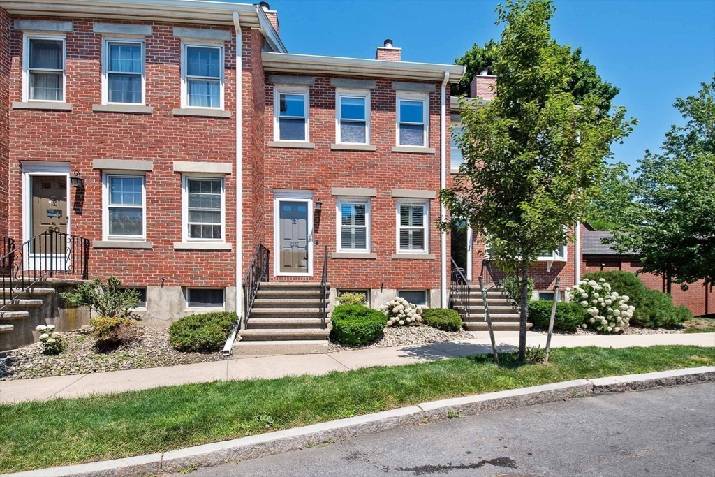 82 Captains Row #82 in Chelsea