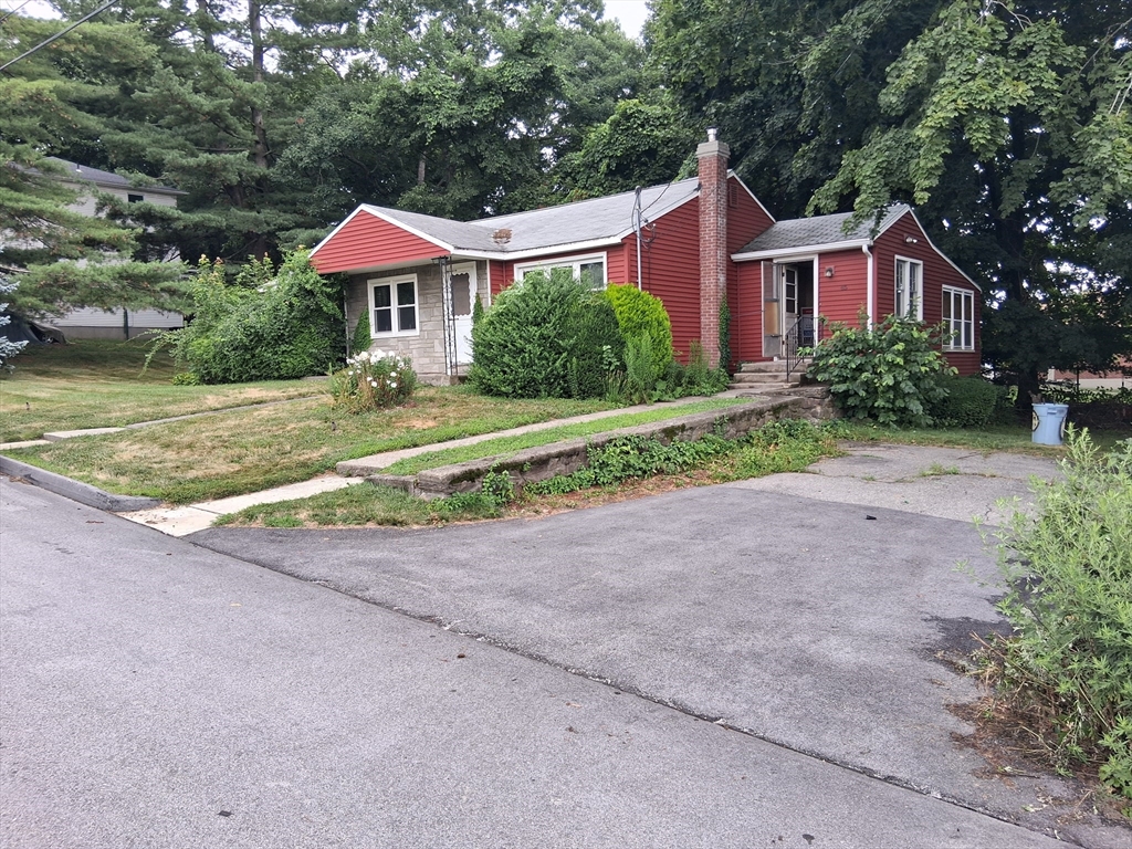 45 Erie Ave in Worcester