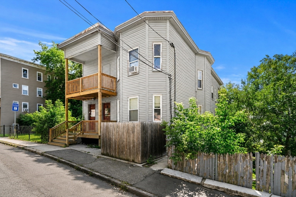 38 Wilson St (38-40) in Haverhill