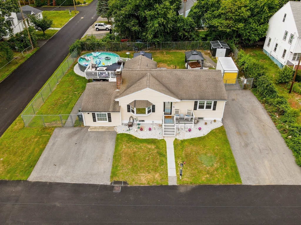 77 Valley Road in Dracut