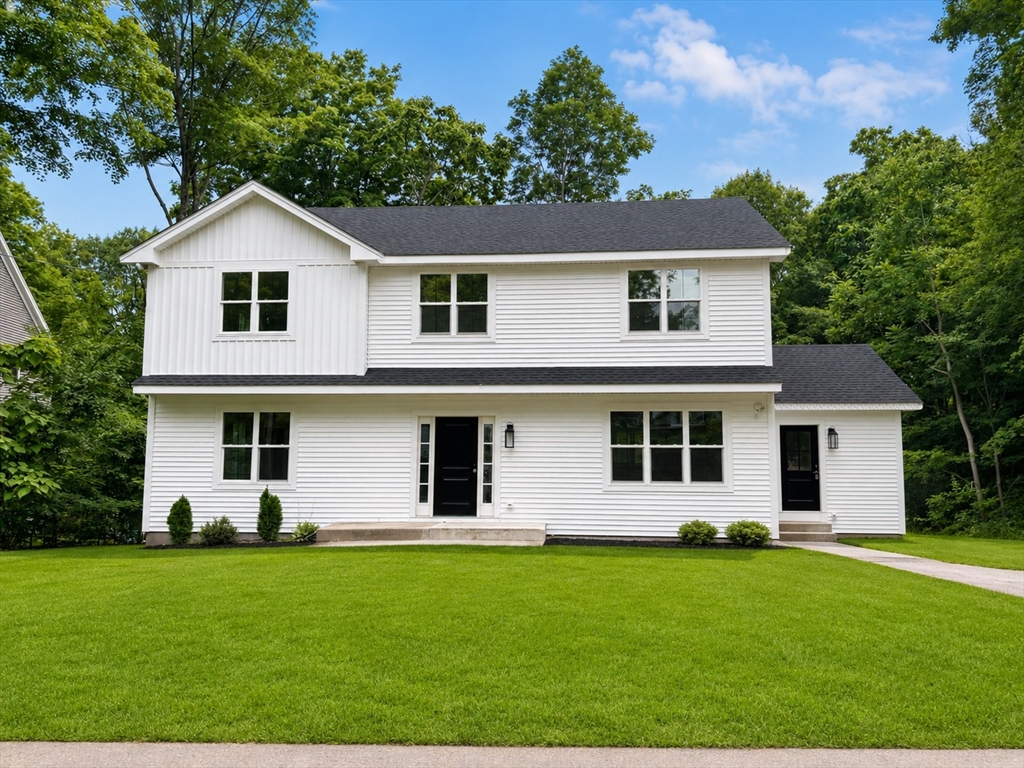 15 Mount Auburn St in Hopkinton
