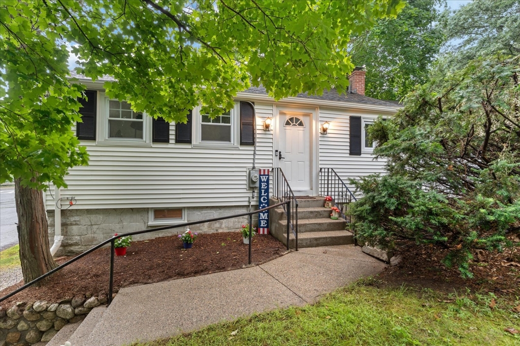19 Bennett St in Wrentham