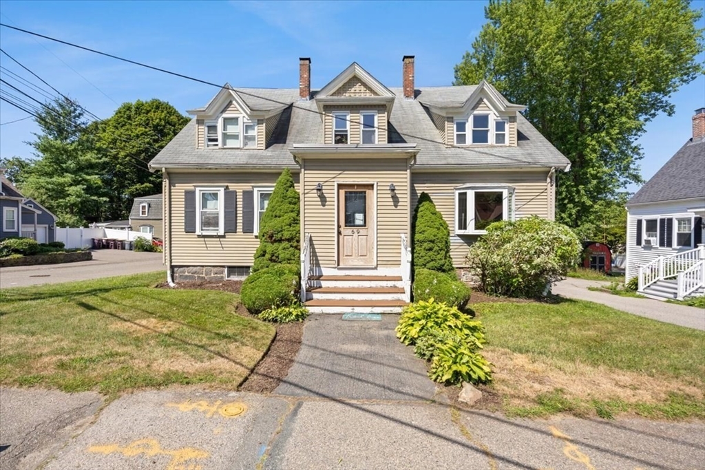 69 Front St in Weymouth