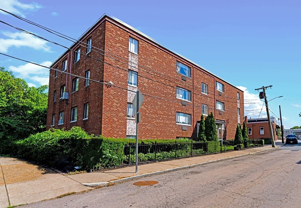 9 Hannon St in Dorchester Center