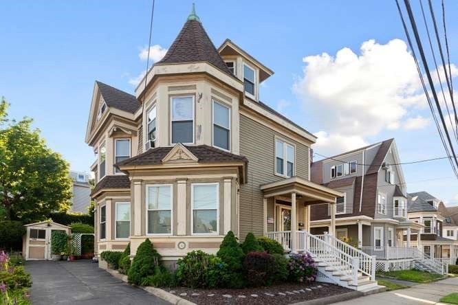 52 Eastern Ave in Lynn