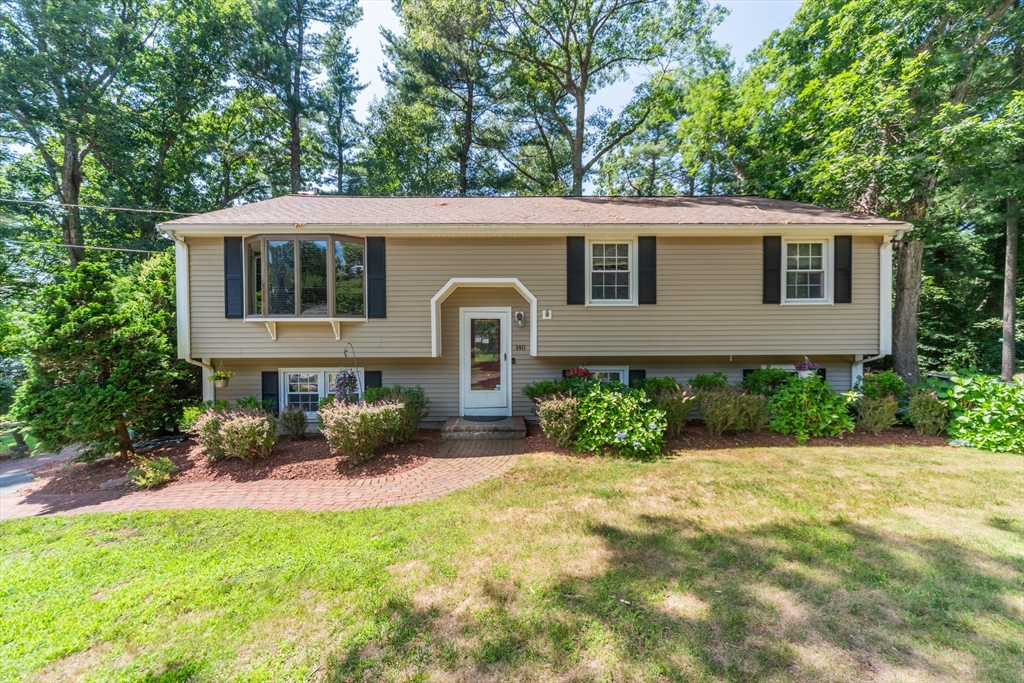 140 Bayberry Cir in Bridgewater
