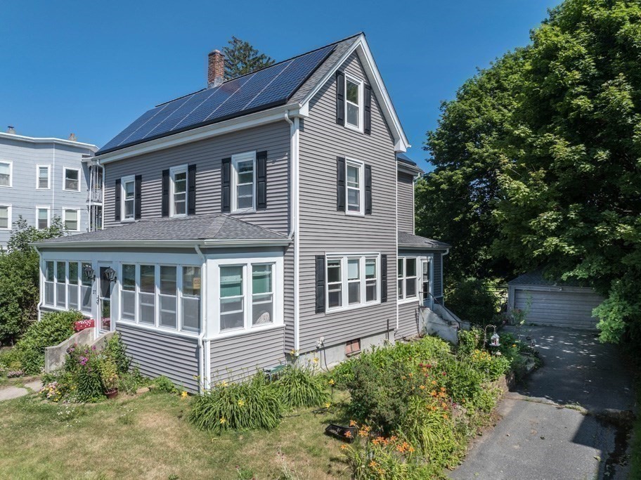 27 Elm Street in Leominster
