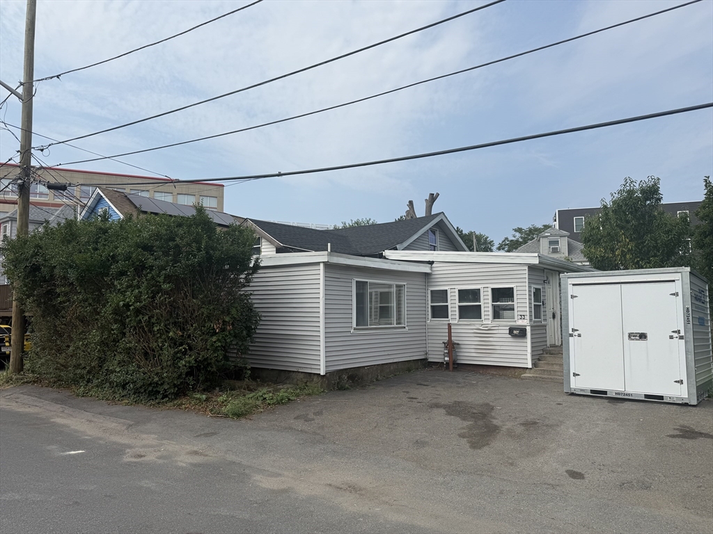 33 Avalon St in Revere