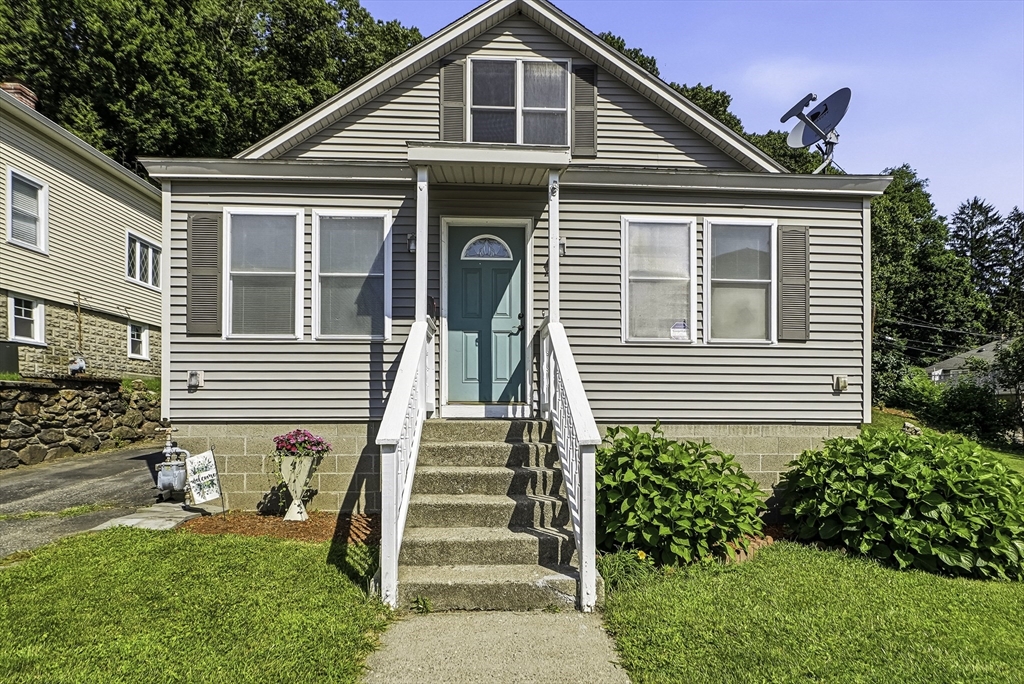 55 Chilmark St in Worcester