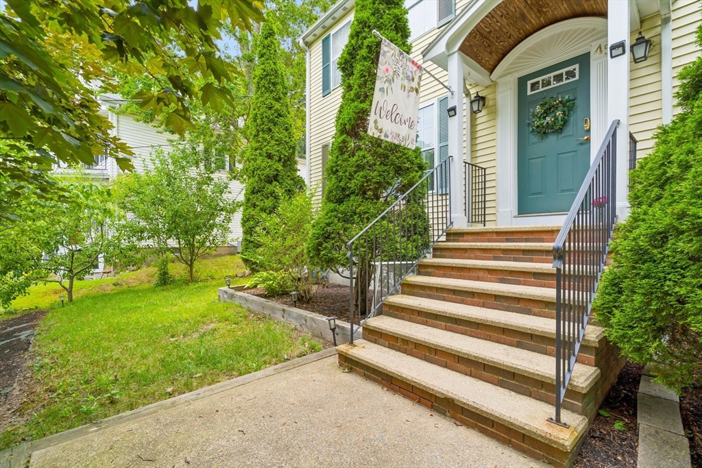 45 Braeburn Rd #45 in Hyde Park