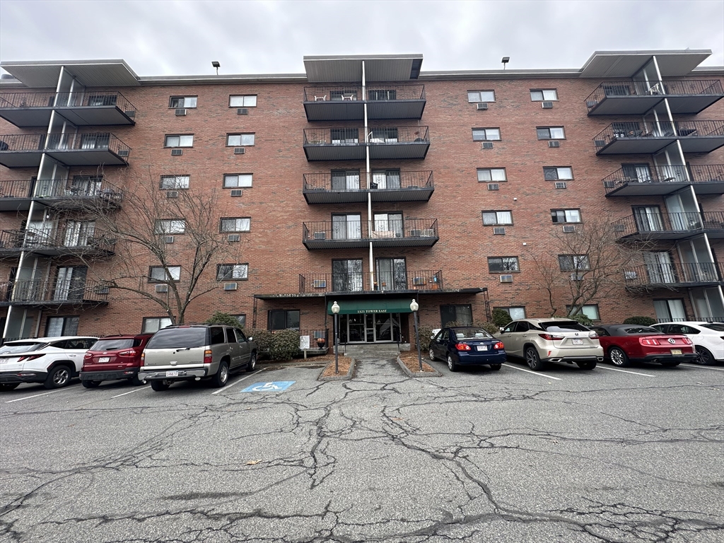 1321 worcester Rd #612 in Framingham