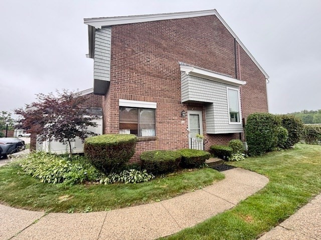272 Greenbrook Drive #272 in Stoughton