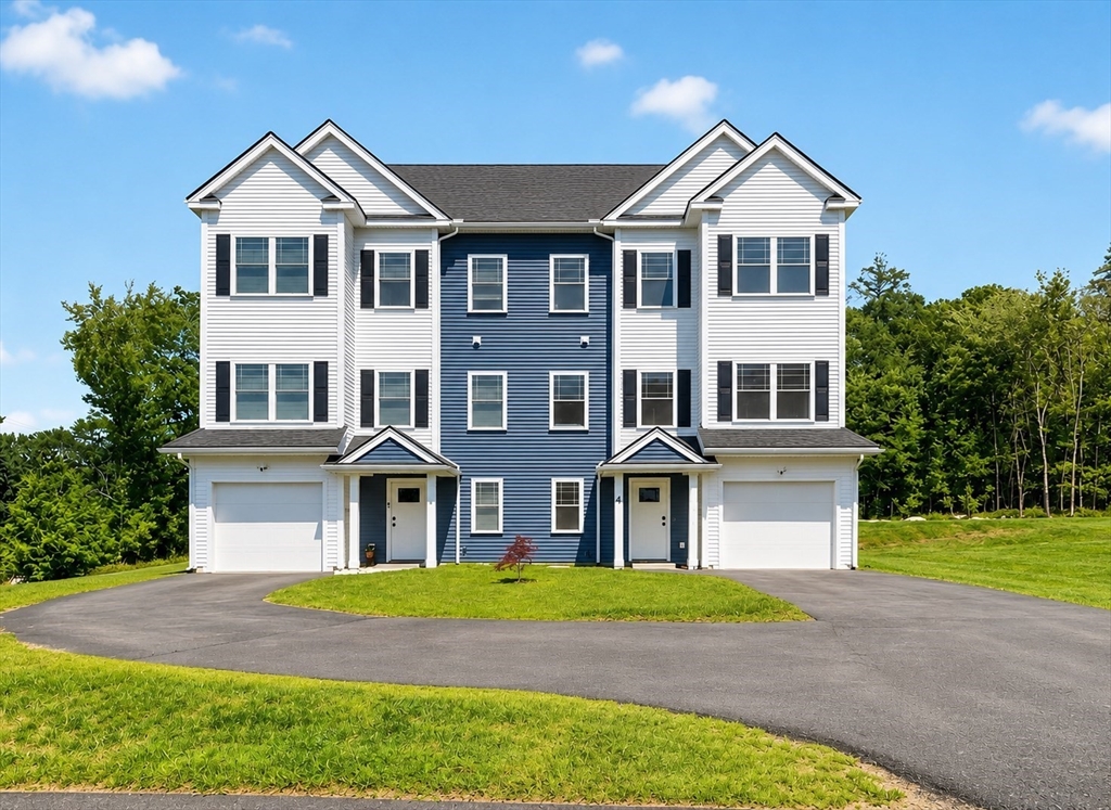 4 Jackson Rd #4 in North Chelmsford