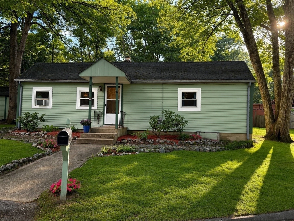 13 Park Lane in Wayland
