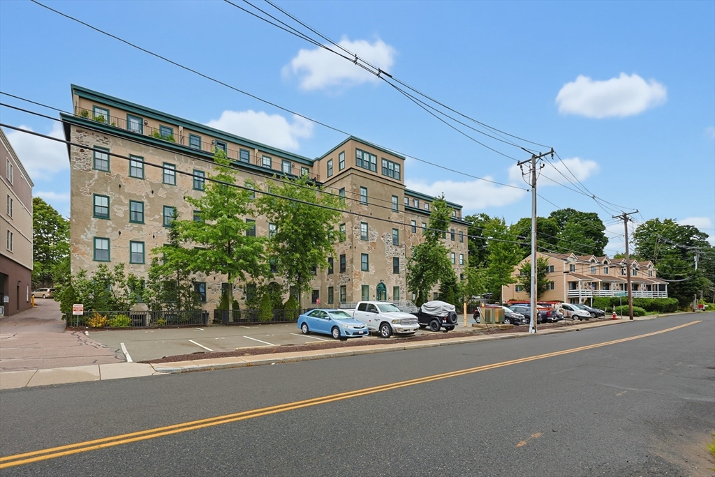 426 Mount Hope St #308 in North Attleboro