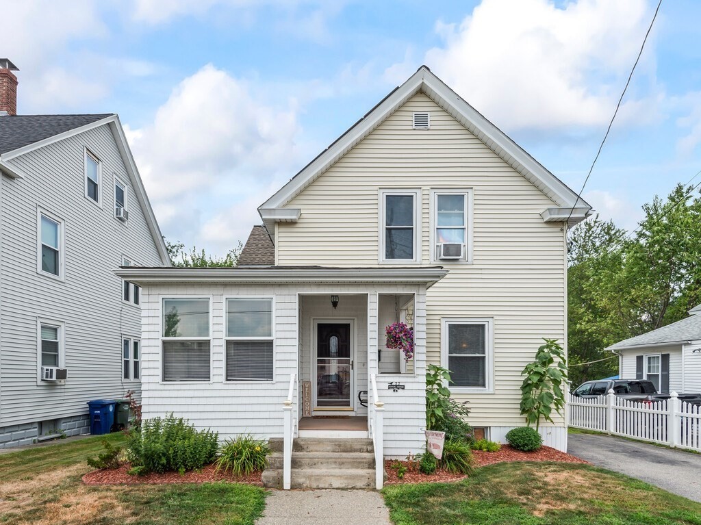 27 Elm Hill Ave in Leominster