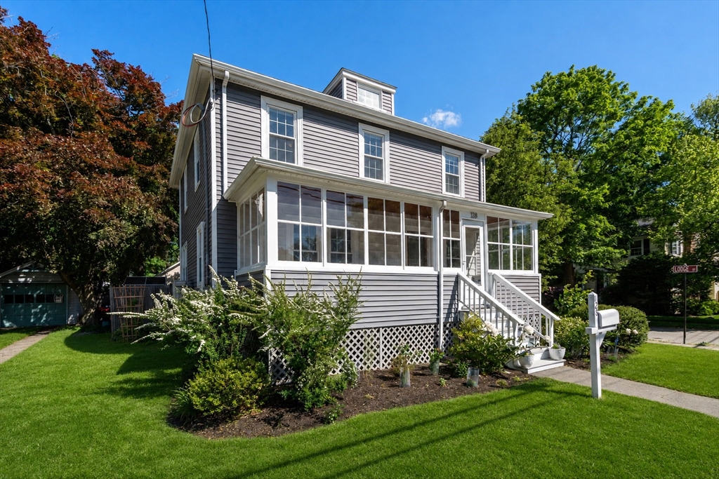 128 Pleasant St in Milton